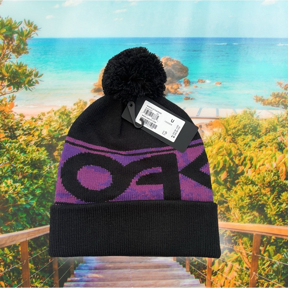 NWT Oakley Blackout Black Wanderlust Pom Beanie!